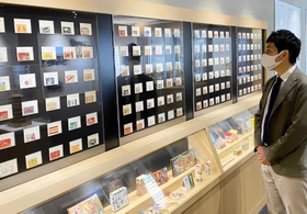 時代を感じさせるマッチ箱のラベルが並ぶマッチの里ミュージアム＝姫路市東山