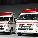 出動する兵庫消防署の救急車。最近、病院との搬送調整が難しくなったという＝神戸市兵庫区荒田町１