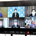 兵庫県の斎藤元彦知事らが参加したＪＲ西日本幹部とのオンライン会議＝７日午前、大阪府立国際会議場