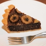 「ビーガンカフェ　Ｔｈａｌｌｏ」のチョコバナナタルト＝神戸市中央区北長狭通４