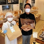 従来は廃棄していたパンを社会貢献に生かす、新しい販売システムを試行中のケルン＝神戸市東灘区御影中町１