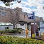 神戸市民への貸し出しを認めていない芦屋市立図書館の本館＝芦屋市伊勢町