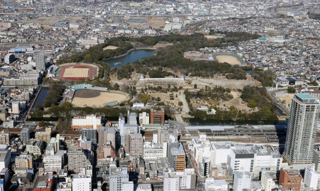 明石城跡などがある県立明石公園＝明石市明石公園