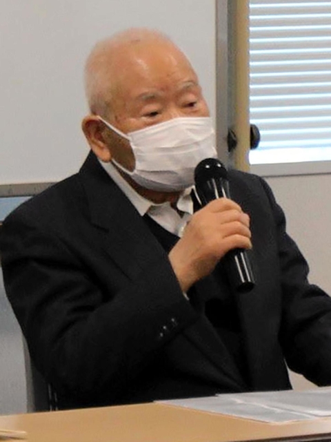 家族会会議後の記者会見で早期解決を訴える有本明弘さん＝東京都内