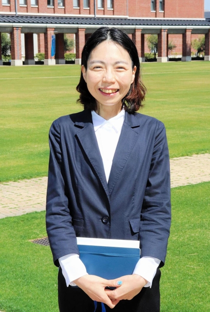 「防災を通じた人のつながりが面白い」と話す岸本くるみさん＝神戸市中央区、神戸学院大学