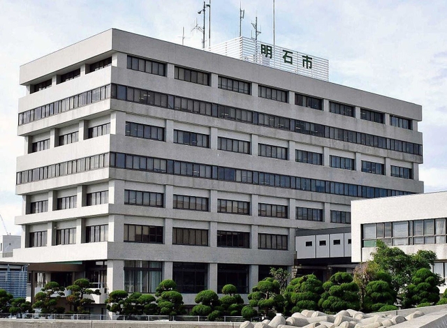 明石市役所の本庁舎＝明石市中崎１