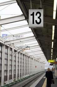 夜行新幹線の待避線として作られた１３番ホーム＝ＪＲ姫路駅