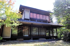 国登録有形文化財に選ばれた旧藤森家住宅の本館（姫路市教育委員会提供）