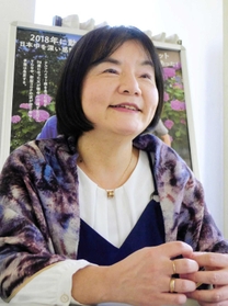 「前作公開後、見てくれた多くの人から『続きが見たい』と言ってもらったのも今作の原動力になった」と話す信友直子監督＝大阪市内