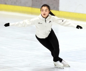 練習を公開したフィギュアスケート女子で北京冬季五輪代表の坂本花織＝２０２２年１月１１日、神戸市中央区（代表撮影）