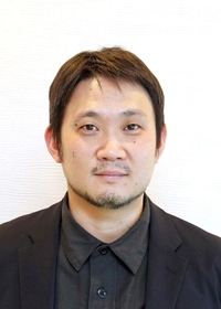 濱口竜介監督（２０２１年１２月、東京都内）