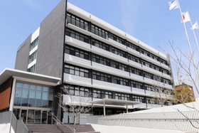 ふるさと納税の運営を巡り国調査への対応が続く洲本市役所＝洲本市本町４