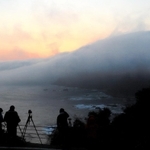 日本海に向かって流れこむ川あらし＝４日午前６時３２分、豊岡市瀬戸（撮影・岡本好太郎）