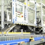 加西市の工場で生産される電気自動車向けの角形リチウムイオン電池＝加西市鎮岩町（プライムプラネットエナジー＆ソリューションズ提供）