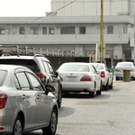 「駐車禁止違反では」との疑問が寄せられた現場付近＝神戸市兵庫区島上町１（画像を一部加工しています）