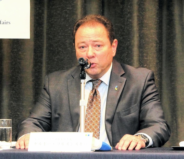 ロシアによる軍事侵攻や安全保障への思いを語るウクライナのセルギー・コルスンスキー駐日大使＝神戸市中央区北野町１