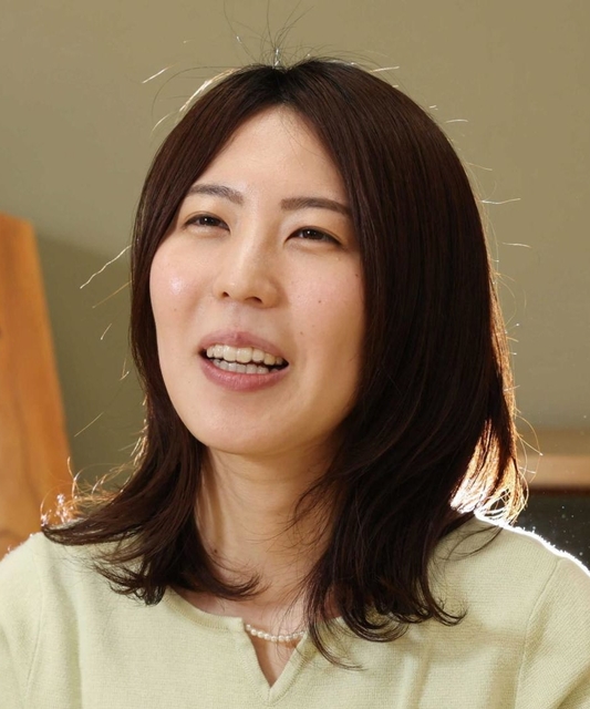 里見香奈女流王位