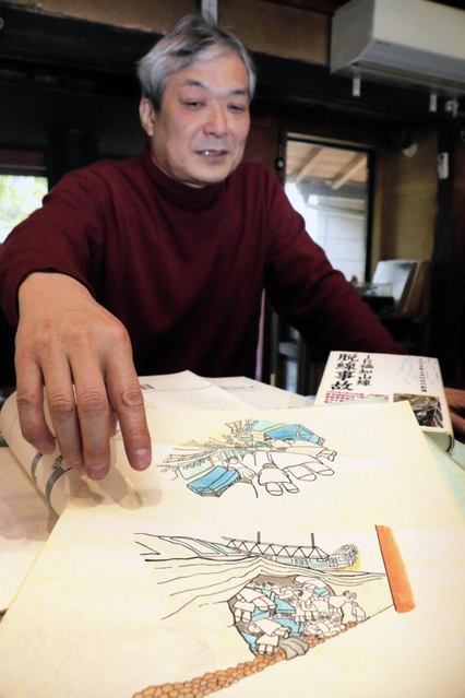 事故直後の体験を基に描いた絵を前にする小椋聡さん＝兵庫県多可町