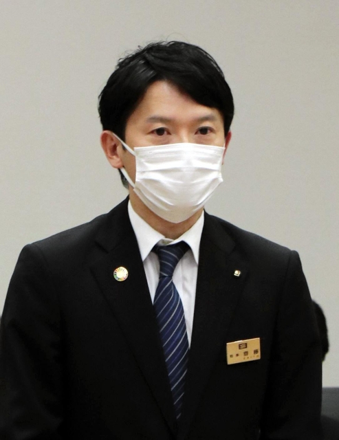 兵庫県の新型コロナウイルス対策本部会議で、大型連休に向けた再拡大への懸念を示した斎藤元彦知事＝神戸市中央区中山手通５、県災害対策センター