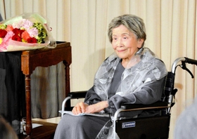 ２０１９年６月、神戸市内で「母」を上演した河東けいさん