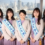 サンテレビガールズの（左から）柴田優子さん、齋藤聖奈さん、村松万里子さん、谷山陽菜乃さん、村田晏奈さん＝神戸市中央区東川崎町１（撮影・吉田敦史）