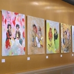 身体的変化を受け入れて生まれた、新たな技法の作品が並ぶ会場＝横尾忠則現代美術館（撮影・坂井萌香）