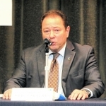 ロシアによる軍事侵攻や安全保障への思いを語るウクライナのセルギー・コルスンスキー駐日大使＝神戸市中央区北野町１