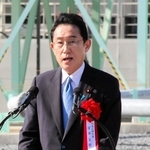 式典冒頭であいさつする岸田文雄首相＝９日午後、神戸市中央区神戸空港