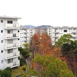 子育て世帯などに向けた移住支援の対象となる団地の一例＝神戸市須磨区（ＵＲ都市機構提供）