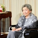 ２０１９年６月、神戸市内で「母」を上演した河東けいさん