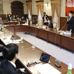 豊岡聴覚、出石の両特別支援学校統合計画についての報告があった県総合教育会議＝神戸市中央区下山手通４、県公館