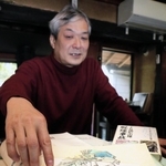 事故直後の体験を基に描いた絵を前にする小椋聡さん＝兵庫県多可町