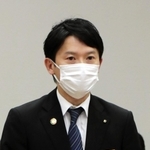 兵庫県の新型コロナウイルス対策本部会議で、大型連休に向けた再拡大への懸念を示した斎藤元彦知事＝神戸市中央区中山手通５、県災害対策センター