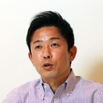 守備の重要性について真剣な表情で語る赤星憲広さん＝芦屋市公光町（撮影・鈴木雅之）