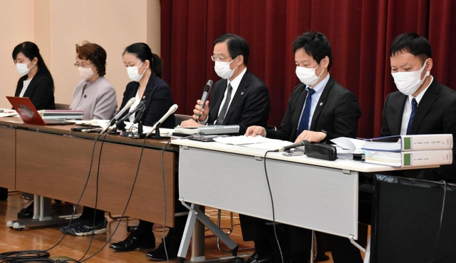 調査報告書について詳細を解説する第三者委員会の藤原正広委員長＝神戸市中央区橘通１