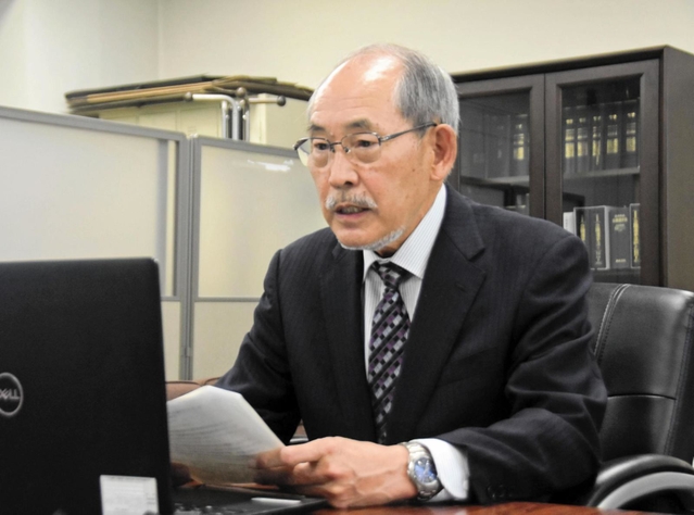委員長・書記長会議であいさつする県選管の石堂則本委員長＝兵庫県庁