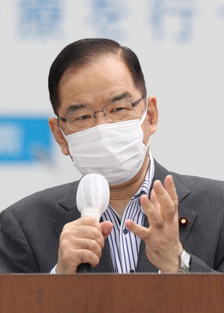 憲法改正の阻止を訴えた共産党の志位和夫委員長＝１４日午後、神戸市中央区（撮影・小林良多）