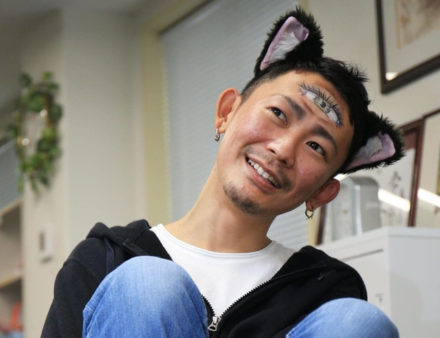 性の多様性や自身の生い立ちについて語るＵ☆Ｋ（ねこちゃん）さん＝（撮影・斎藤雅志）