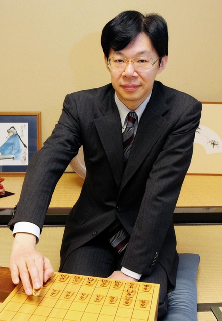 谷川浩司九段＝神戸市内