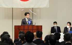 拉致問題の解決を求め、あいさつした家族会代表の横田拓也さん＝２９日午後、東京都千代田区