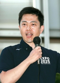 参院選を前に兵庫入りし、街頭で支持を訴える日本維新の会の吉村洋文副代表＝同、神戸市中央区（撮影・長嶺麻子）