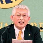講演する泉房穂明石市長＝東京・内幸町の日本記者クラブ