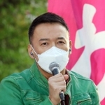 ＪＲ元町駅前で街頭演説するれいわ新選組の山本太郎代表＝２０２２年４月、神戸市中央区
