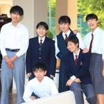兵庫県猪名川町立清陵中学校の生徒会役員たち。生徒一人一人が笑顔で学べる学校を目標にしている＝猪名川町原（撮影・斎藤雅志）