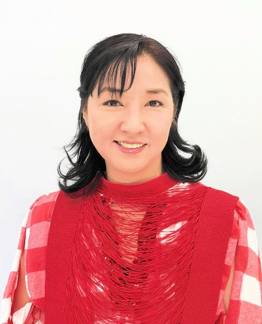 悪性リンパ腫の闘病経験を語る愛華みれさん＝東京都（提供写真）