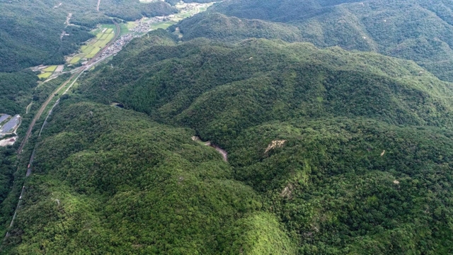 計画地周辺を上空から撮影した写真（上が北、赤穂市民の会提供）