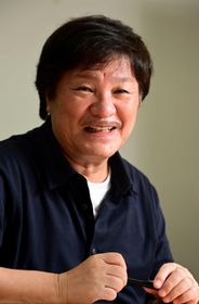 デビュー５０周年を迎え、「神戸に限らず全国各地のみんなに本当によくしてもらった」と感謝する堀内孝雄＝神戸新聞社（撮影・中西幸大）