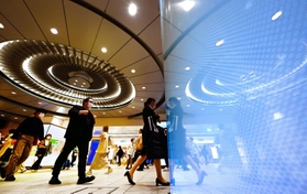 にぎわう地下。もしもの時、命を守る空間に＝神戸市中央区