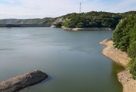 農業用水や水道に使用される呑吐（どんど）ダムの貯水率は２０日時点で７２・１％になった＝２８日午後、神戸、三木市境（撮影・秋山亮太）