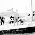 １９６２年、ヨット「マーメイド号」で太平洋を横断し、米サンフランシスコに到着した堀江謙一さん（ＵＰＩ＝共同）